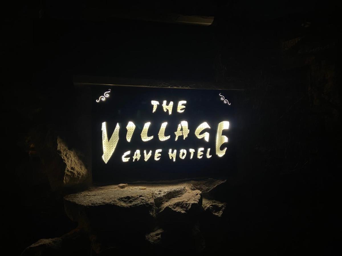 The Village Cave Hotel เกอเรเม ภายนอก รูปภาพ