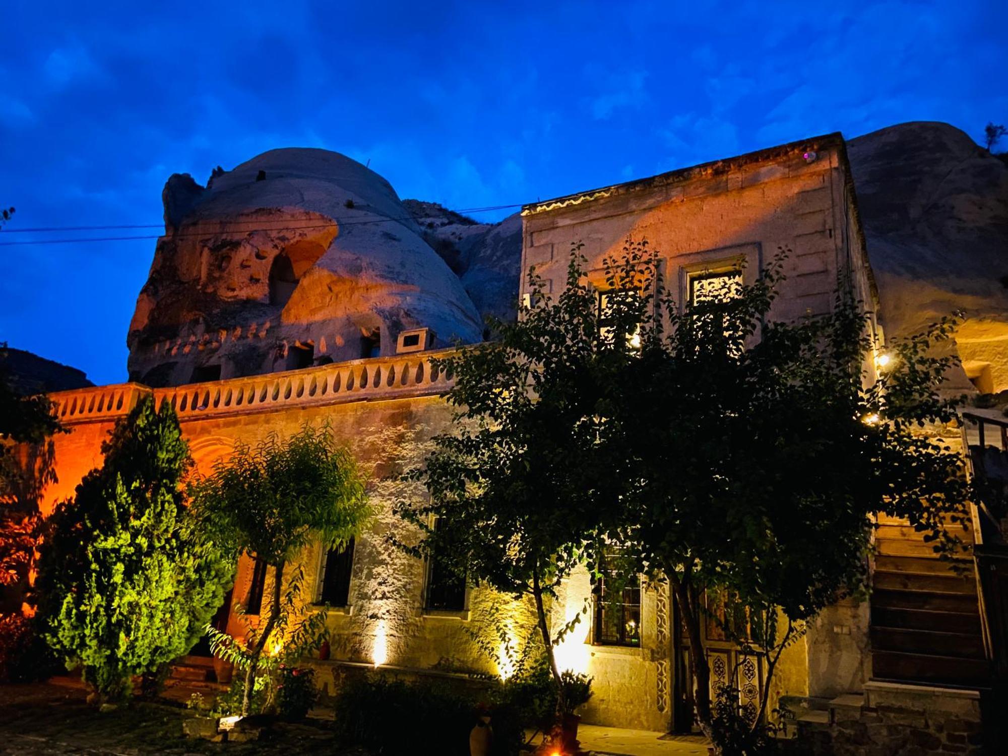The Village Cave Hotel เกอเรเม ภายนอก รูปภาพ